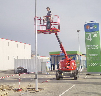 Montage Parkplatzbeleuchtung